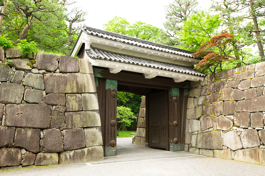 Minami Nakashikiri-mon Gate