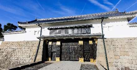 Higashi Ote-mon Gate (East Gate)