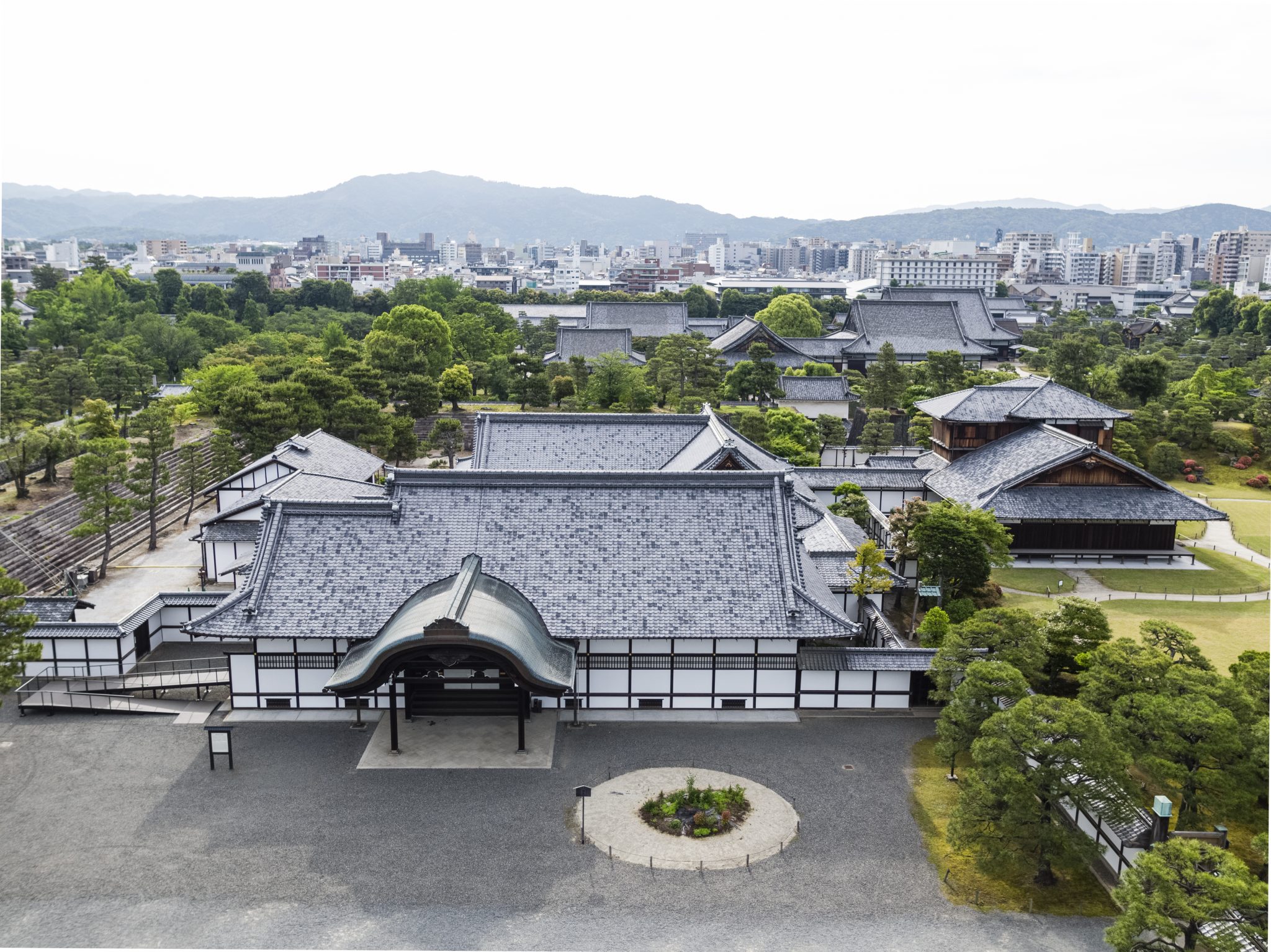 元離宮二条城へのアクセス。京都駅からの行き方。 | 【元離宮二条城】アクセス・営業時間・料金情報 – OQNMKV